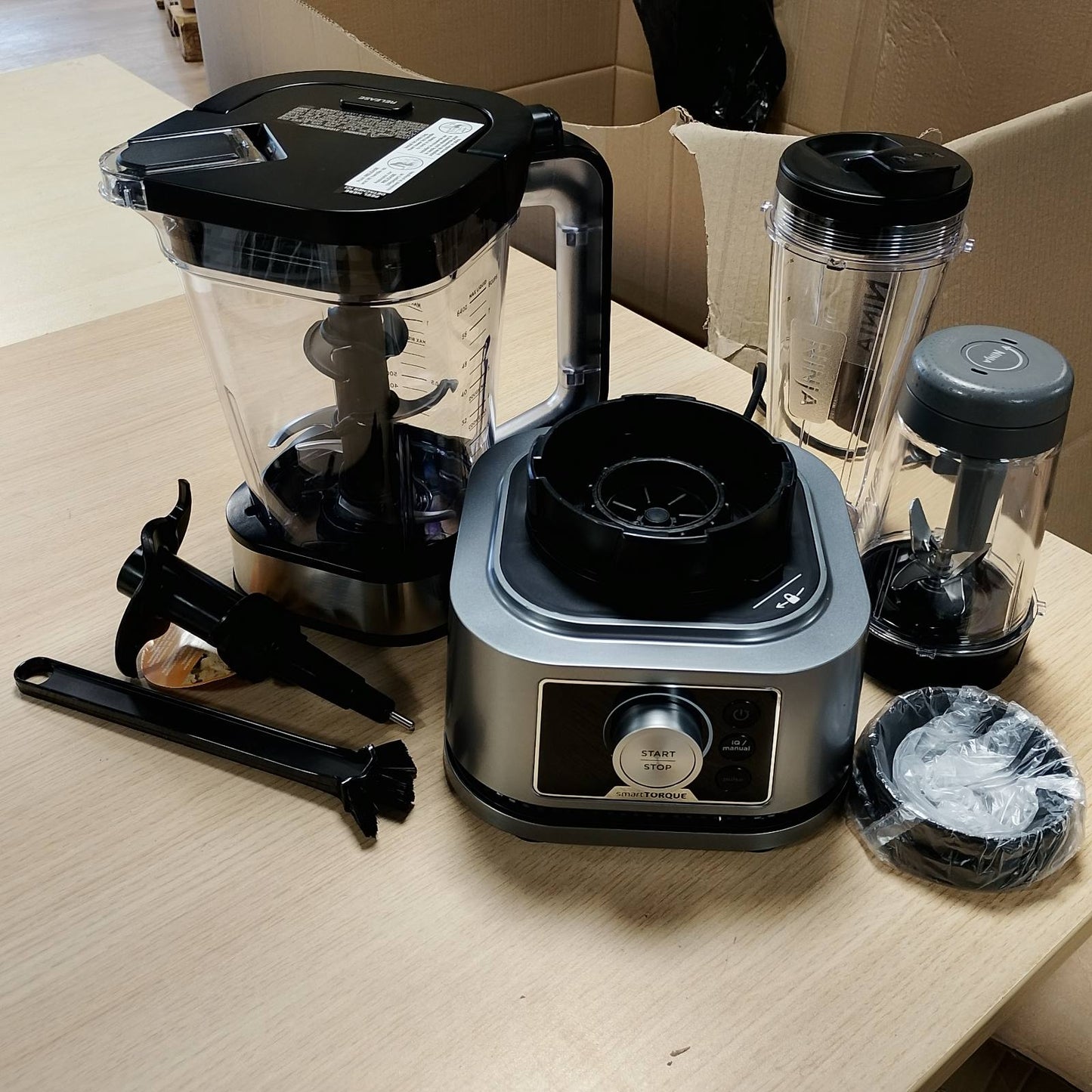 162063 - NINJA FOODI Përzierësi Power Nutri 3-në-1, Programe Automatike, Kapacitet 2.1L, 700ml dhe 400ml, Fuqi 1200W, Ngjyrë Argjend, Modeli CB350EU