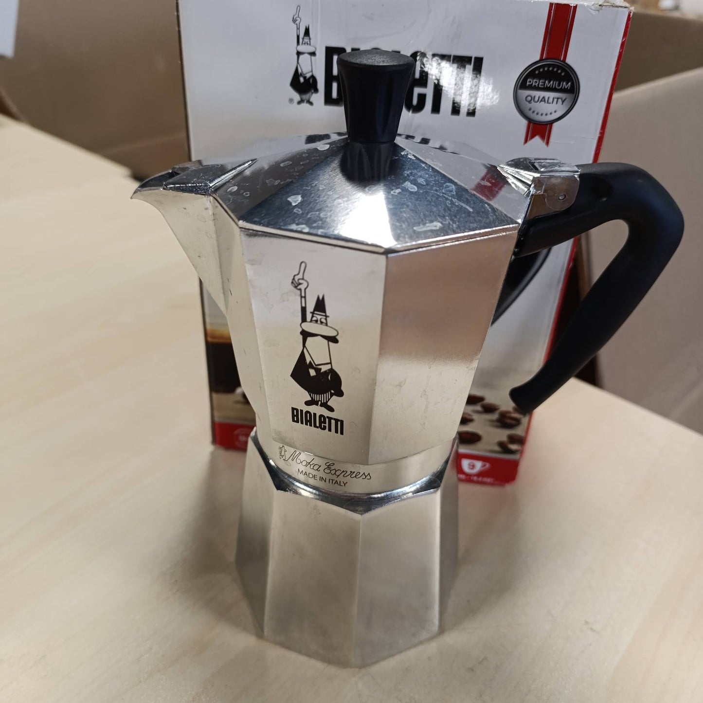 183405 - BIALETTI Makinë për Kafe Moka Express prej Alumini, Kapaciteti 420ml, 9 Gota, Ngjyra Argjend