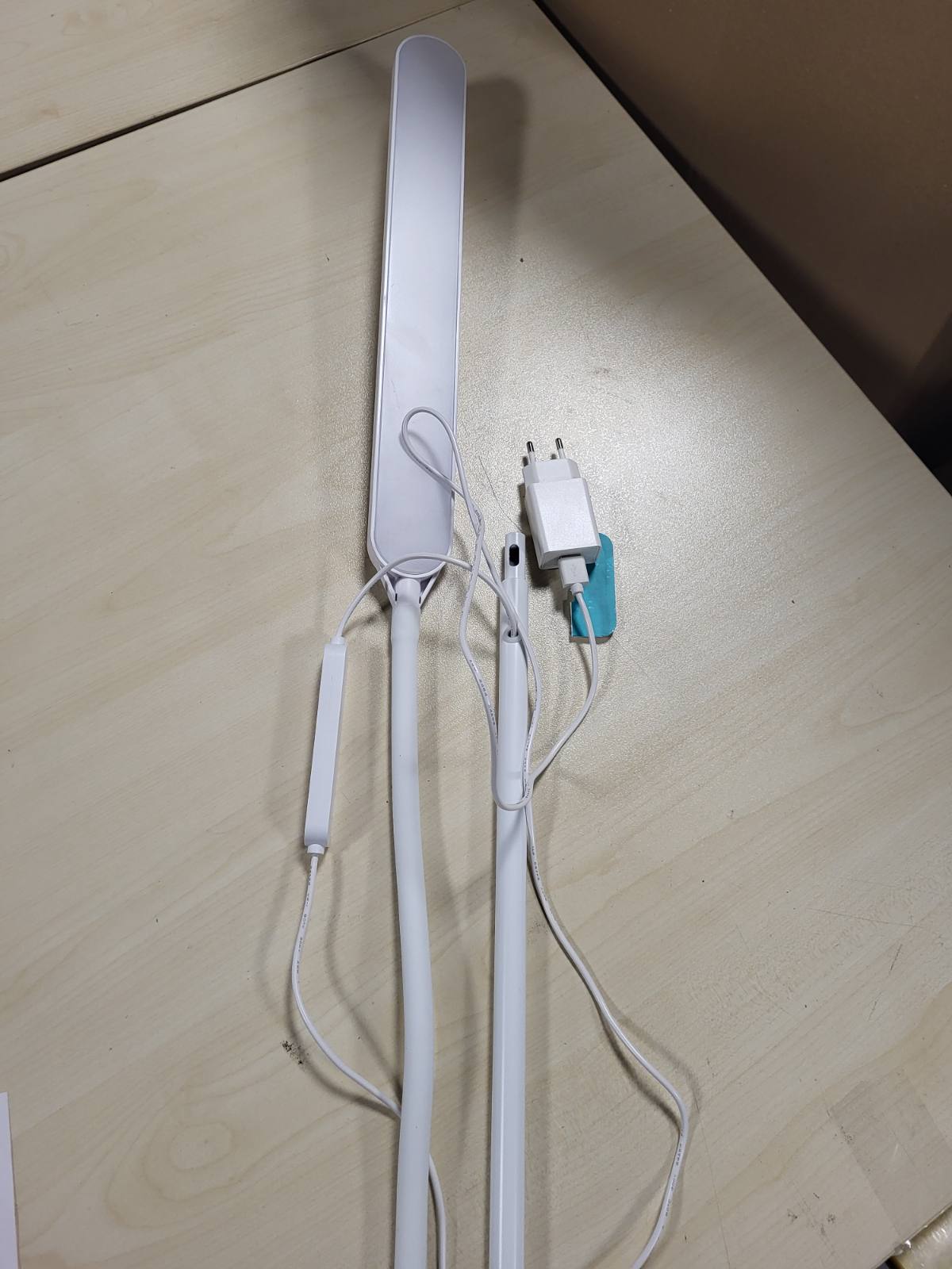 183778 - SKYLEO - Llambë Tavoline LED, 1300LM, me Kapëse dhe Qafë Fleksibël, 5 Modalitete Ngjyrash x 11 Nivele Shkëlqimi, me Kohëmatës dhe Memorie, 12W - E Bardhë