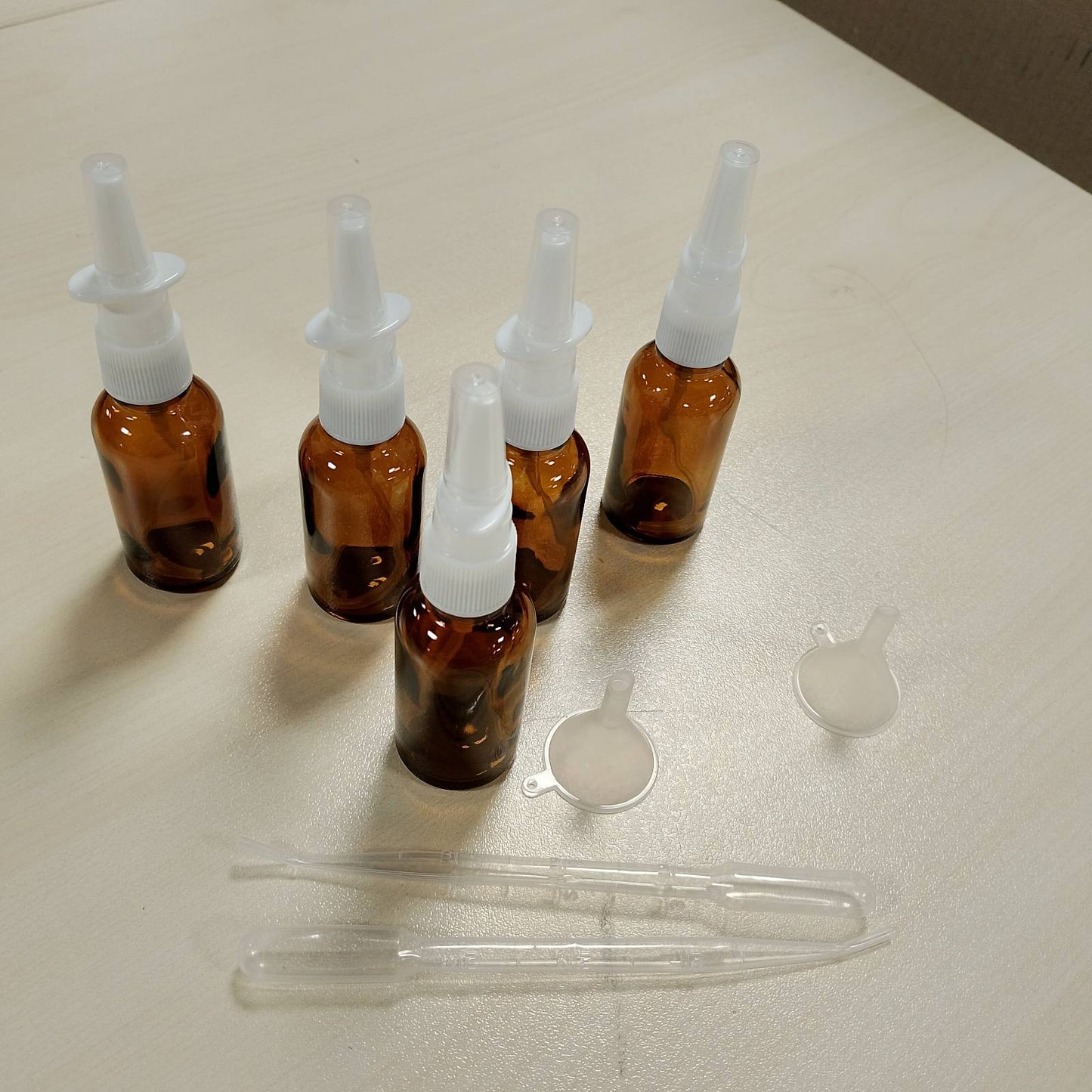 186838 - NEUYTIKY - Pako me 5 Shishe Spreji Nazal të Ripërdorshme, 30ml, për Parfum, Vajra Esencialë, Tretje Fiziologjike