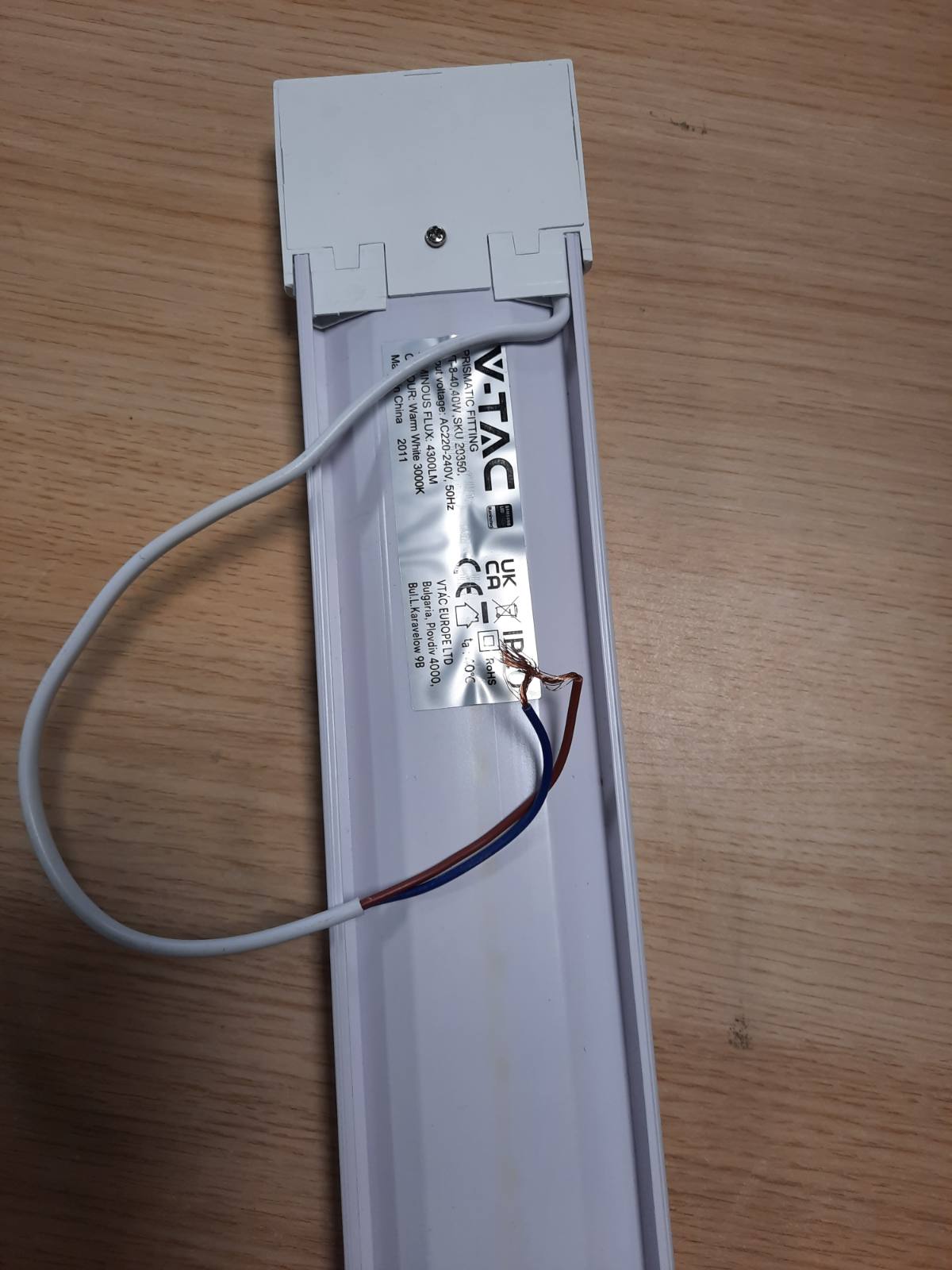 187556 - V-TAC Llambë Tavani LED Lineare 120cm - 40W me Çip Samsung - Llambë Drejtkëndëshe 4300 Lumen IP20 - e Përshtatshme për Mur, Garazh, Dyqan - Tub LED - Dritë e Bardhë e Ngrohtë 3000k
