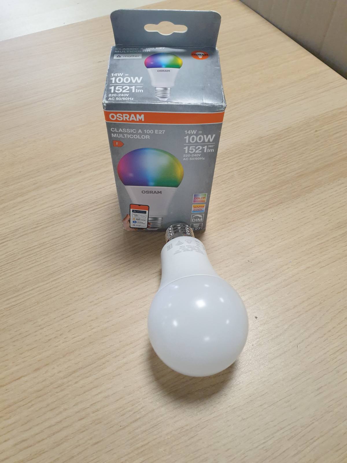 187941 - OSRAM - Llambë LED SMART+ RGBW E27, Kontrolluese Nëpërmjet Wi-Fi, për ALEXA, Zëvendëson 100W, Gama e Ngjyrave 2700-6500K, 16 Milionë Ngjyra RGB, Pako Prej 1 (Nuk është e Pajtueshme me Aplikacionin SMART+)