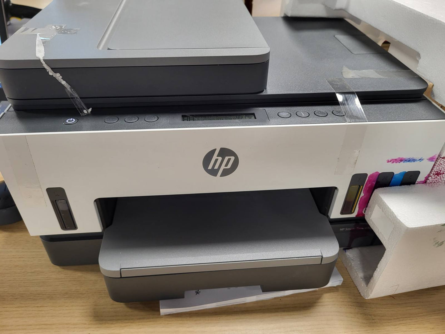 188607 - HP SMART TANK 7305 - Printer Shumëfunksional 3-në-1 me Wi-Fi, Duplex dhe ADF, rezervuar i madh boje, cilësi printimi e lartë, 3 vjet bojë dhe garanci 3-vjeçare