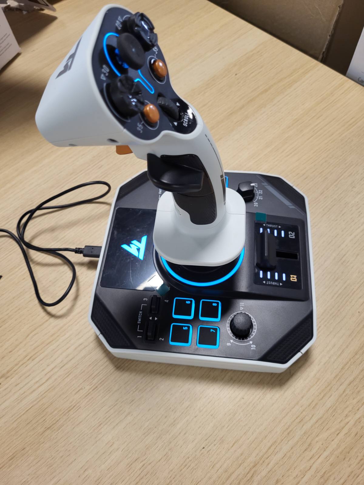 188678 - THRUSTMASTER Sol-R 1 Flightstick - Leva e Lëvizjes për PC