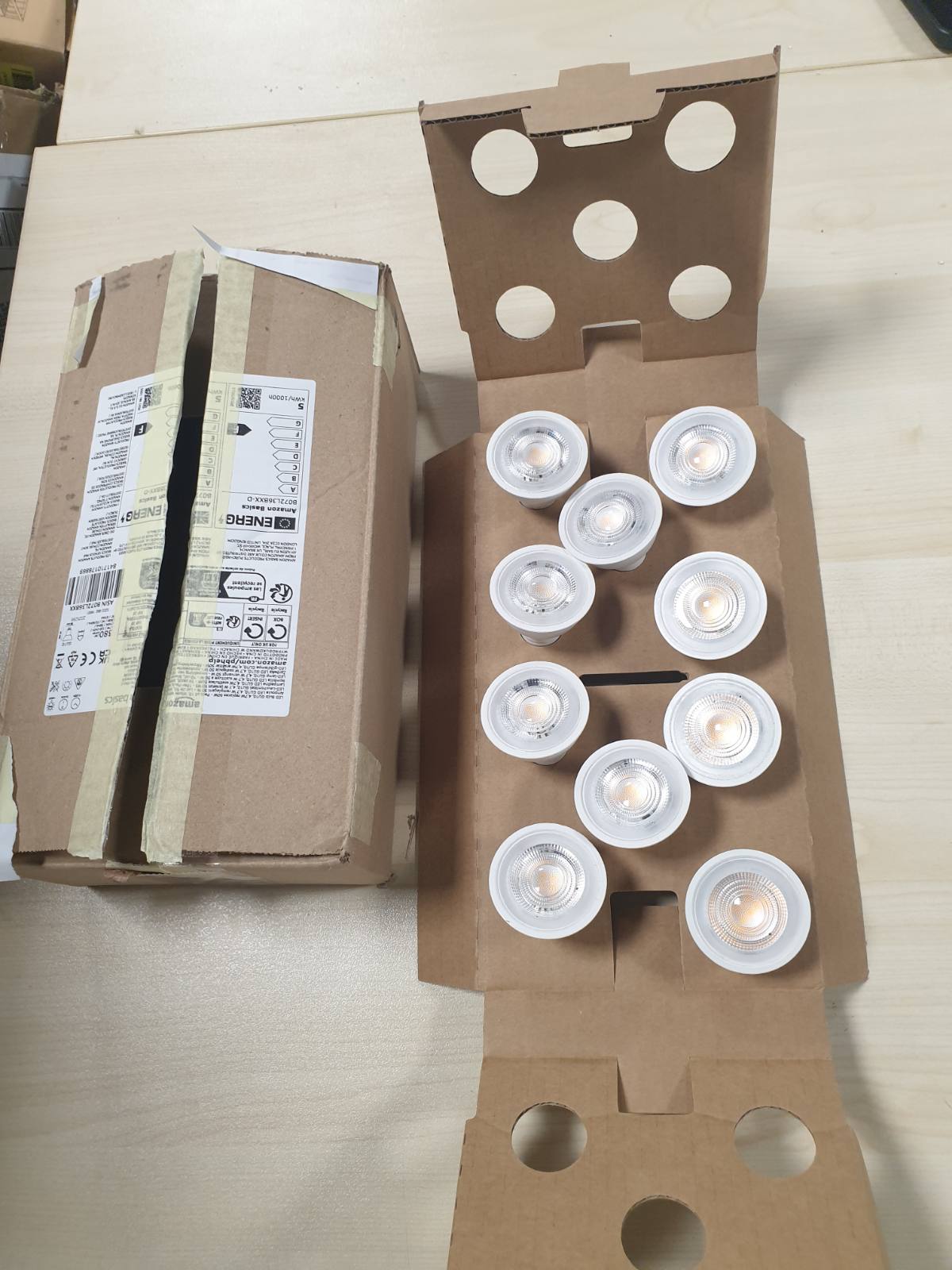 197431 - AMAZON BASICS Llampa LED, të bardhë e ngrohtë, me njolla GU10, 4.7W (ekuivalente me një llambë inkandeshente 50W), pa errësim, pack me 10 copë