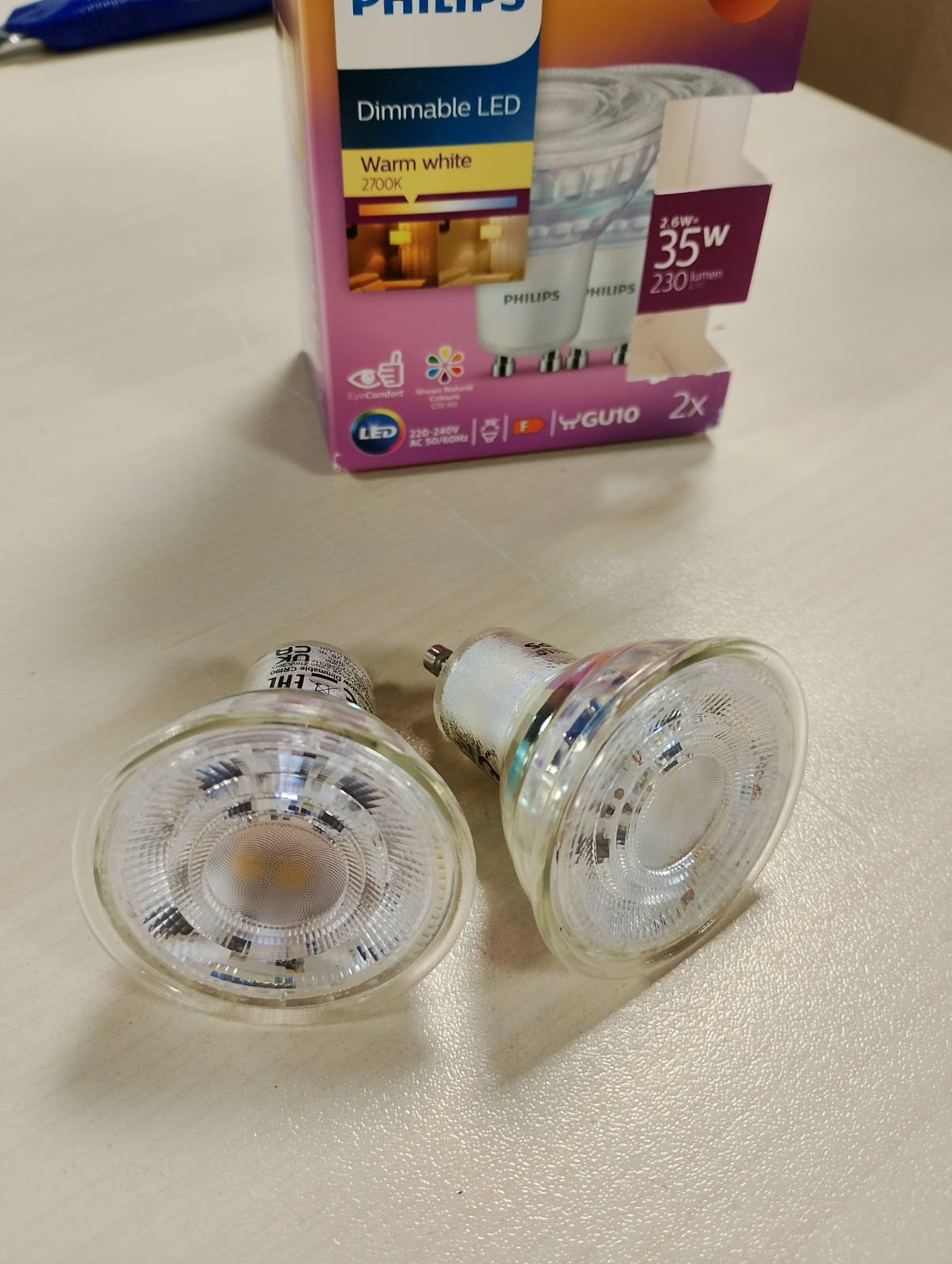198190 - PHILIPS Llamba LED Classic GU10, Seti i dy Llambave, Dritë e Ngrohtë 35W, Reflektor LED, Dritë e Bardhë e Ngrohtë, Llamba Kursim-Energjie, Jetëgjatësi e Gjatë, Shkëlqim i Ngrohtë i Zbehtë