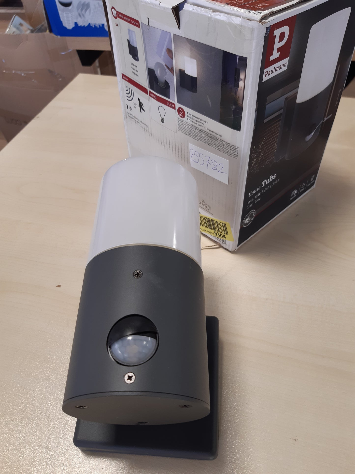 255782 - PAULMANN Llambë Muri e Jashtme 94648 me Sensor Lëvizjeje IP44, Maks. 15 W, Ngjyrë Gri Mat, Dritë Kopshti Metalike, Plastike E27