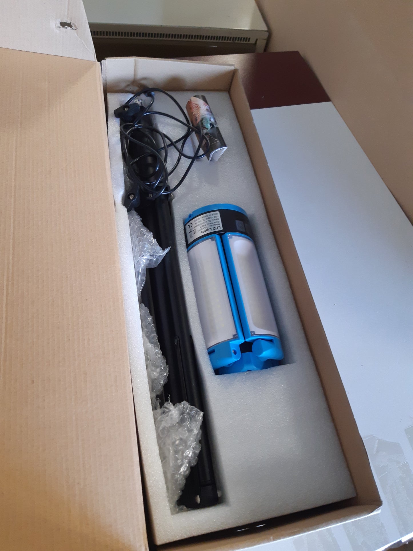 255375 - T-SUN Dritë Pune LED e Rikarikueshme, 4100 Lumen, Bateri 10400 mAh, Ndriçim për Kamping, Garazh, Punisht