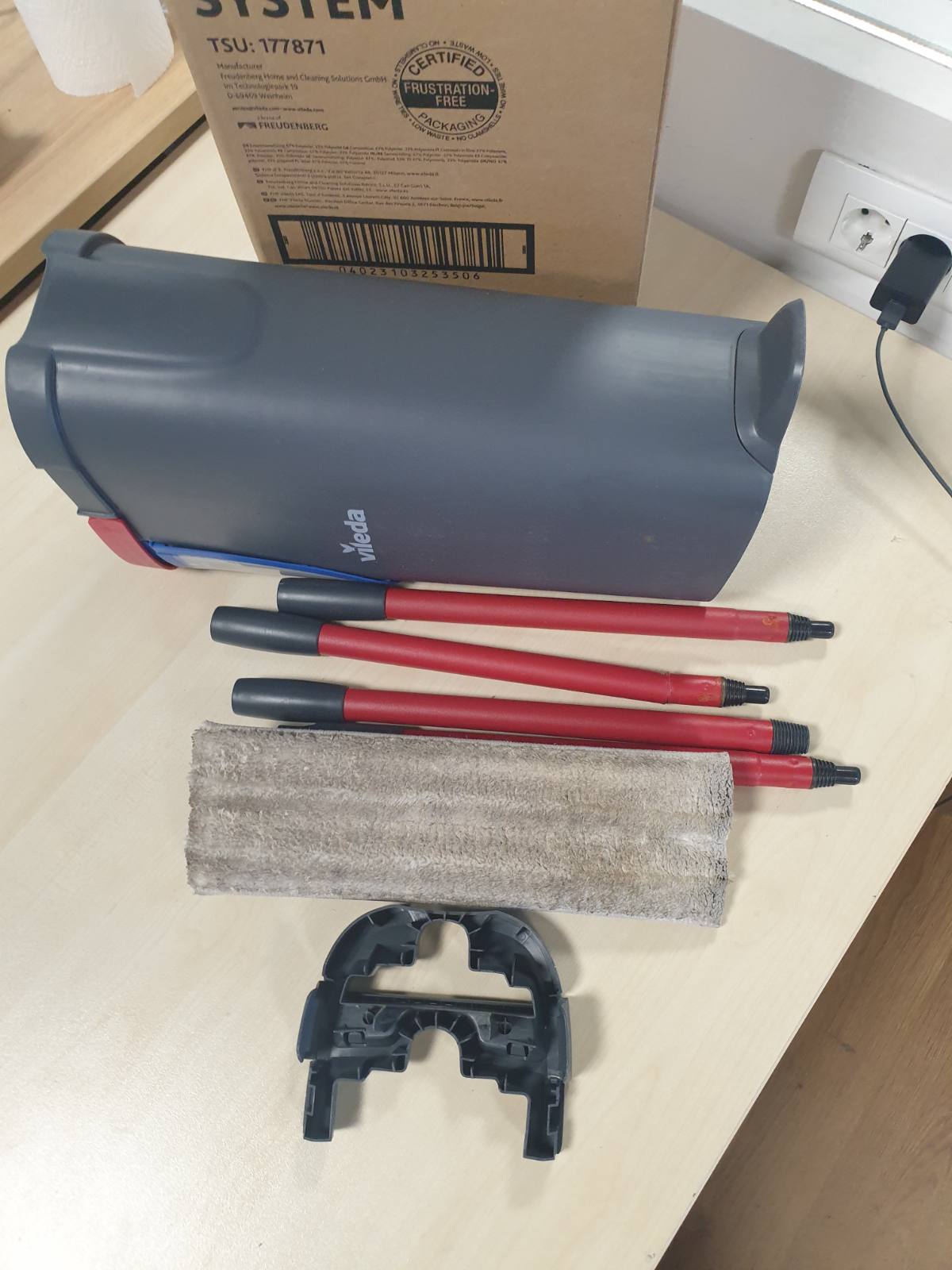 213256 - VILEDA Set fshesësh dyshemeje H2PrO me kovë, Ndarje 100% e ujit të pastër dhe të ndotur, Sistem pastrimi higjienik me mikrofibër, Kursim uji, Ergonomik