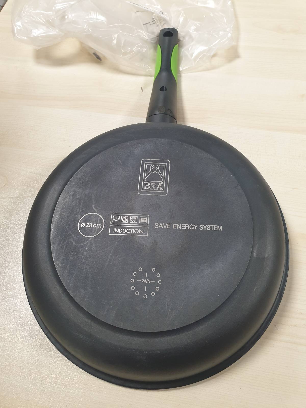 213434 - BRA Tigan alumini i derdhur 28 cm me shtresë jo-ngjitëse, pa PFOA, i përshtatshëm për të gjitha sobat, përfshirë edhe induksionin