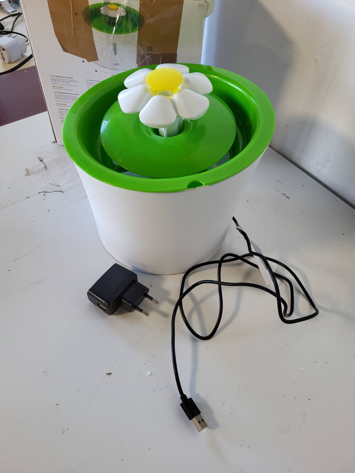 214402 - CATIT Shatërvan me Lule për macet, 3L, i bardhë/jeshil