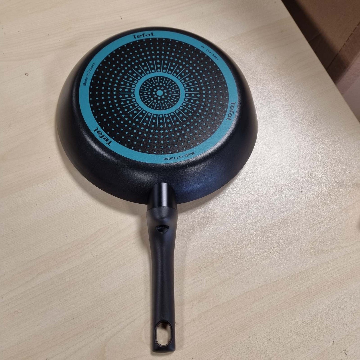 219053 - TEFAL, Tigan Easy Cook & Clean 28 cm, shtresë jo ngjitëse, termo-sinjal në temperaturën ideale të skuqjes, NUK është i përshtatshëm për soba me induksion, shpërndarje e barabartë e nxehtësisë, Prodhuar në Francë, B5550633