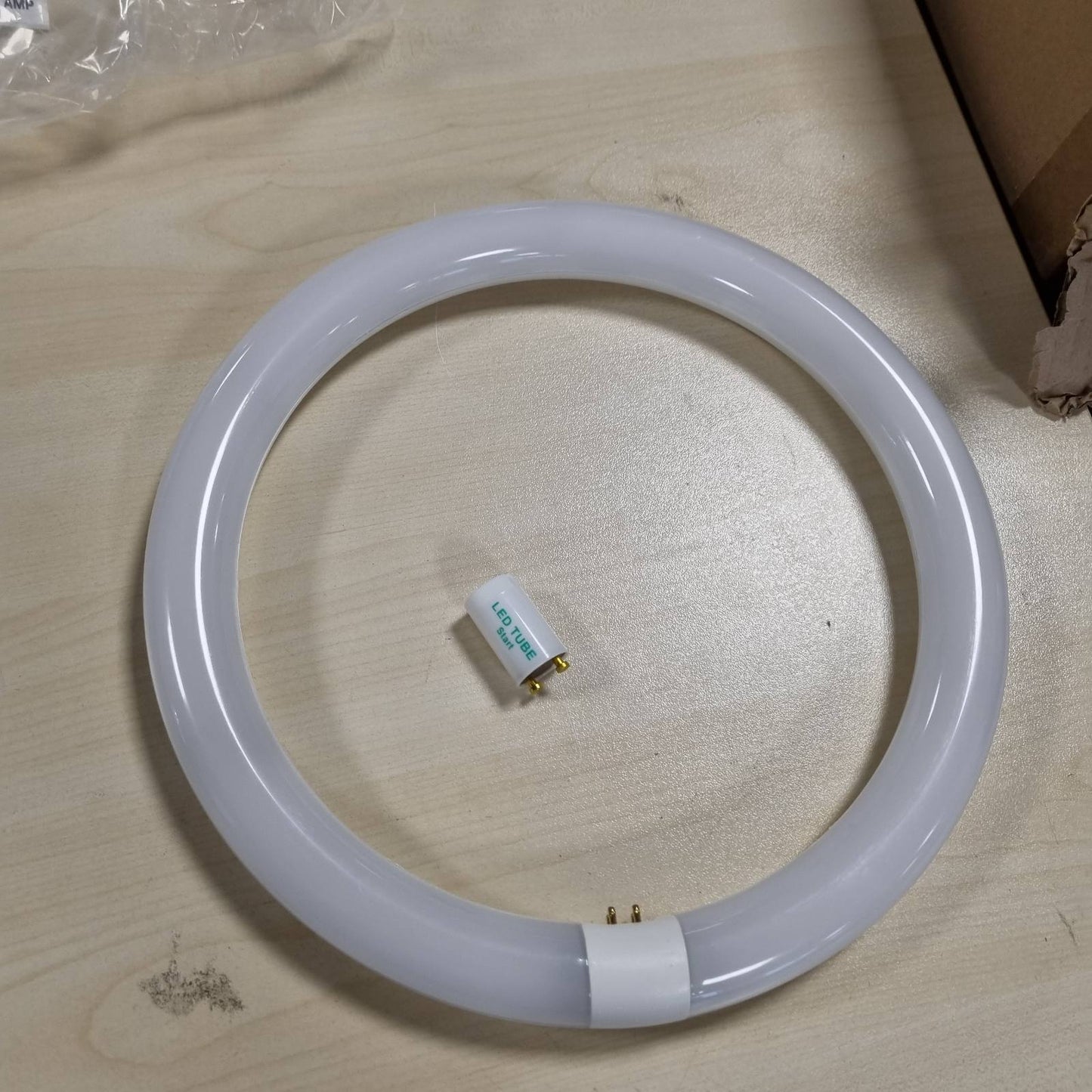 219904 - OSRAM Llampa LED T9C EM 32, 18.3W, 2200lm, 4000K, Dritë e Bardhë e Ftohtë