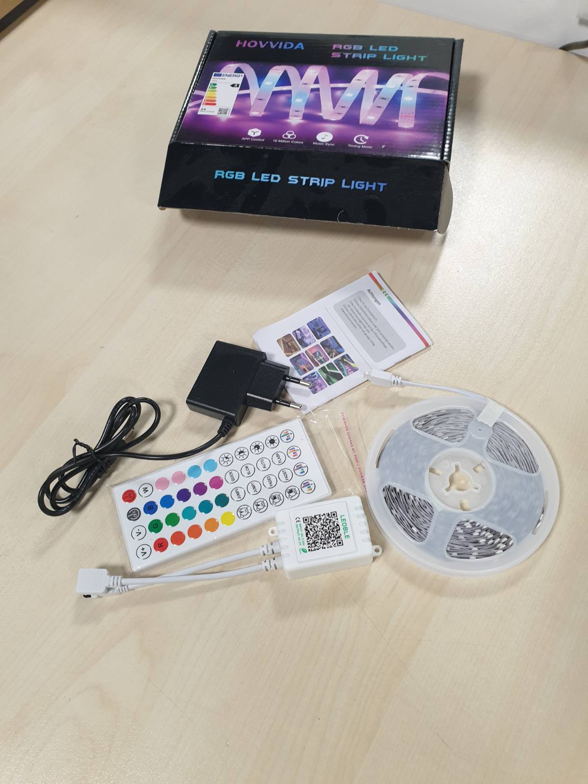 220010 - HOVVIDA Shirit LED 10M, 1x10M, 30 LED/metër, RGB, 300 LED, aplikacion dhe telekomandë, modalitet muzike, modalitet kohe, për dhoma, ndenjeje, kuzhina, dhoma gjumi, bare, festa