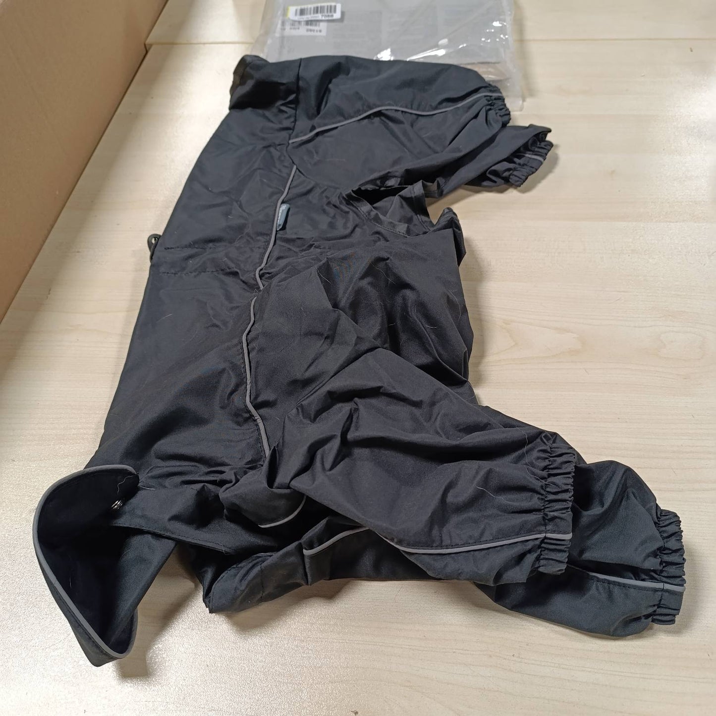 222087 - KERBL Pet Manchester - Mushama shiu për qen, e zezë, 50 cm, poliester, me mbrojtje për këmbët