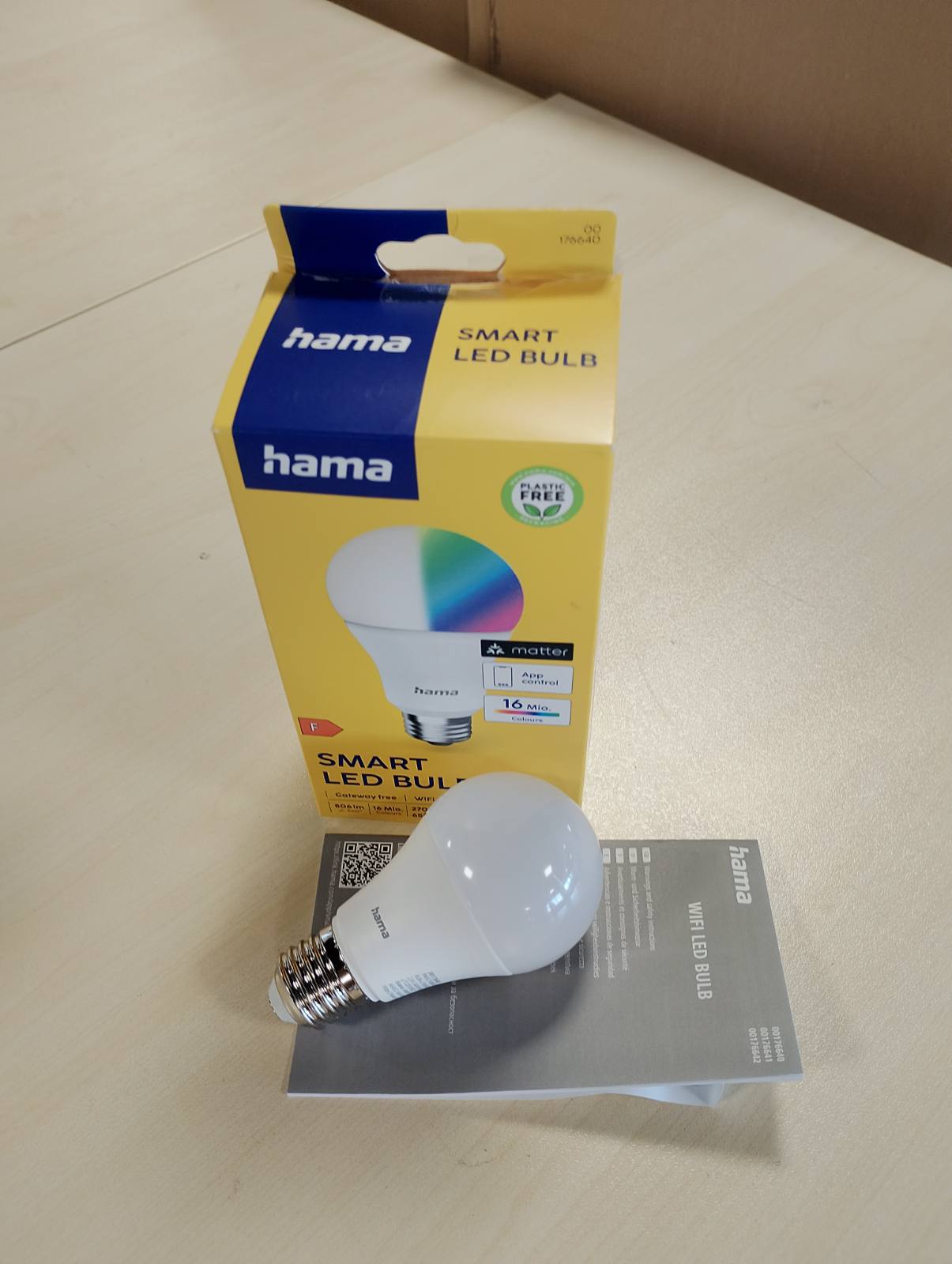 224010 - Hama Llambë inteligjente E27 (9W, RGB dhe e bardhë, Wi-Fi, e pajtueshme me Alexa, Google Assistant, Apple Home)