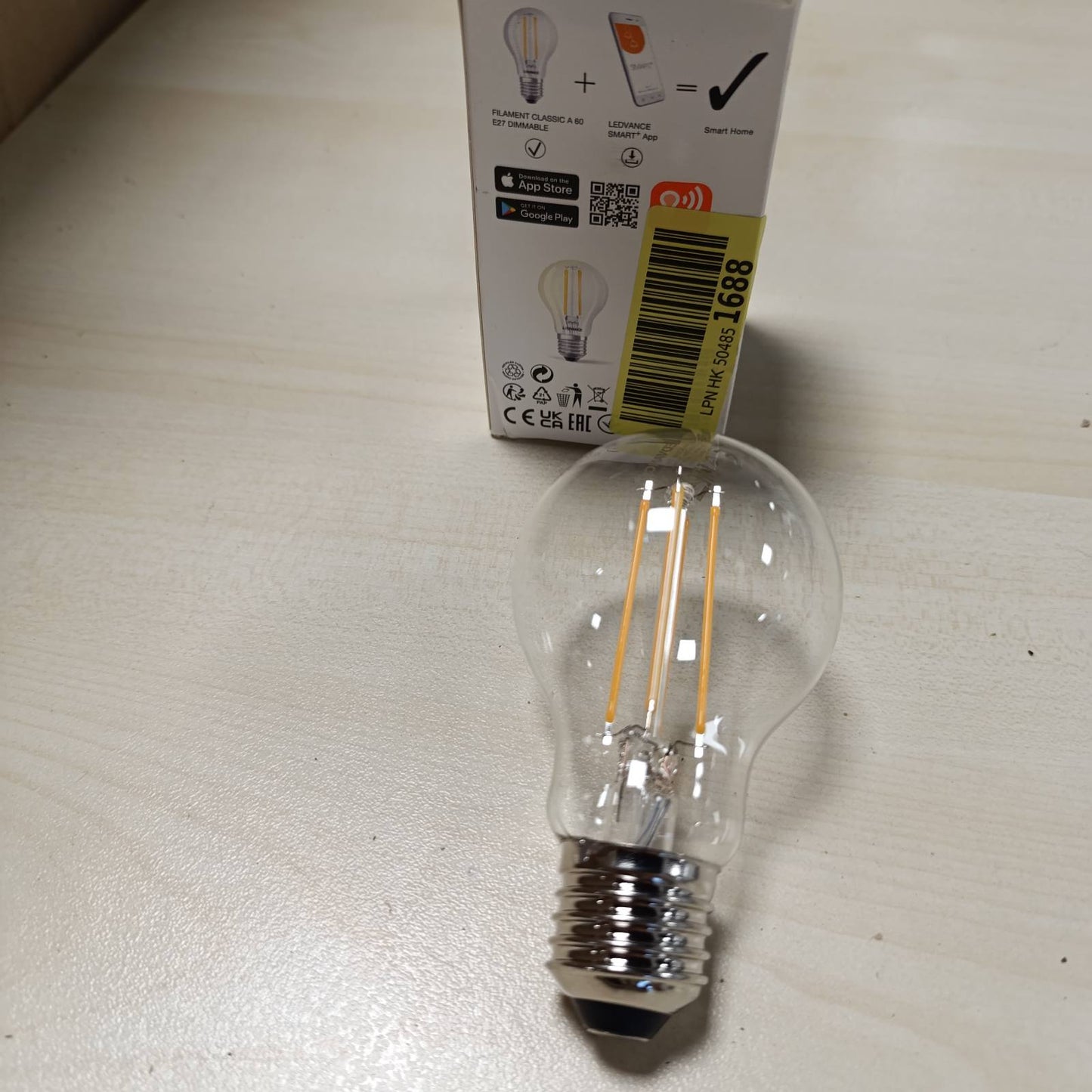 224980 - LLAMPA LED INTELIGJENTE LEDVANCE ME TEKNOLOGJI WIFI, BAZË E27, ERRËSIM, E BARDHË E NGROHTË (2700K), ZËVENDËSON LLAMBAT INKANDESHENTE 60W, KONTROLLUESHME ME ALEXA, GOOGLE ASSISTANT DHE SAMSUNG SMARTTHINGS, SMART+, PAKO ME 1