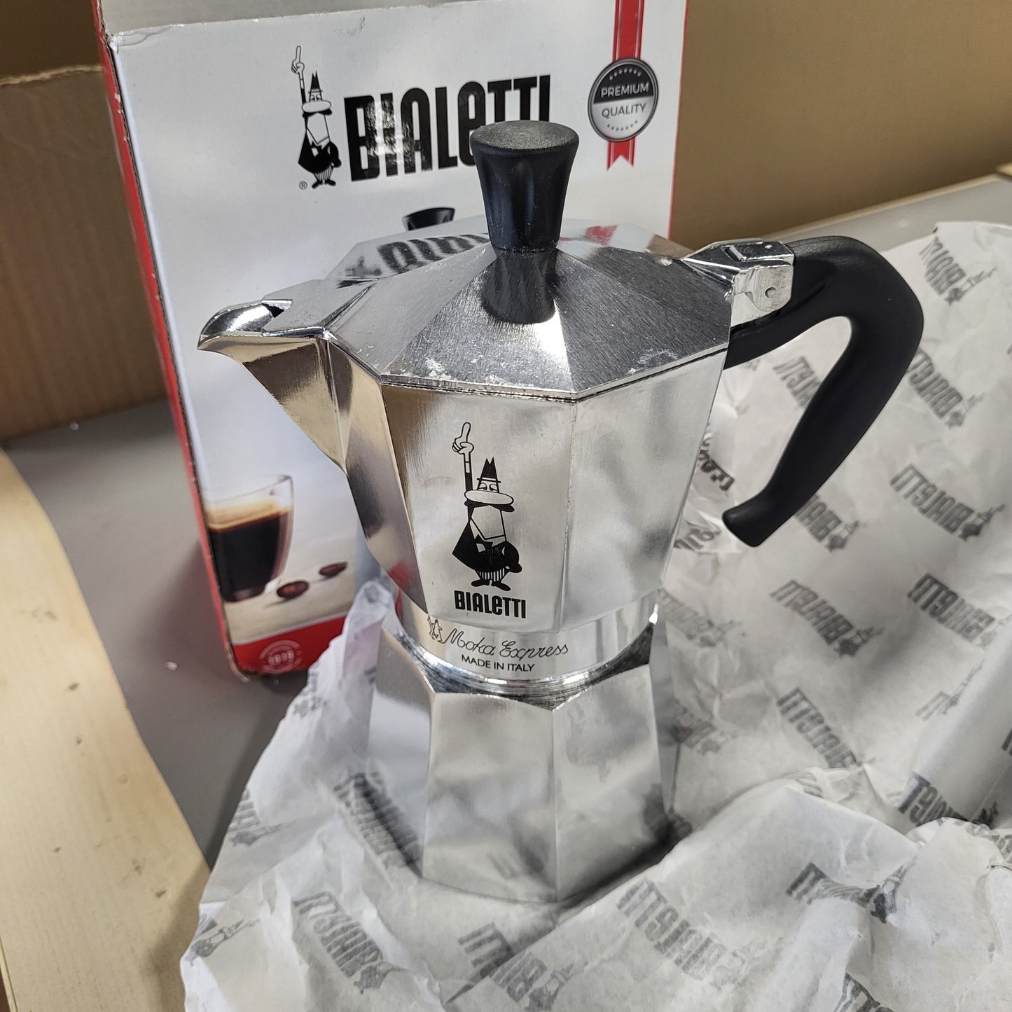 227334 - BIALETTI Moka Express: Makinë kafeje klasike për 6 filxhanë (270 ml), alumini, argjendi
