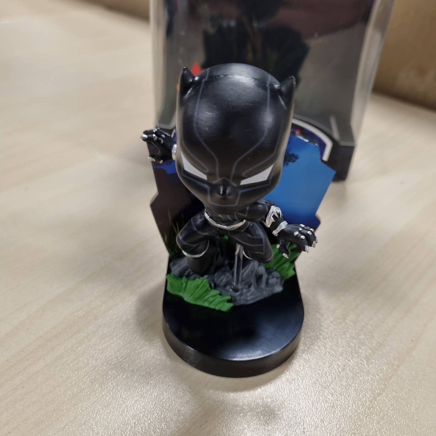 266103 - SUBJEKTET BESNIKE MARVEL MINI-DIORAMA SUPERAMA BLACK PANTHER 10 CM