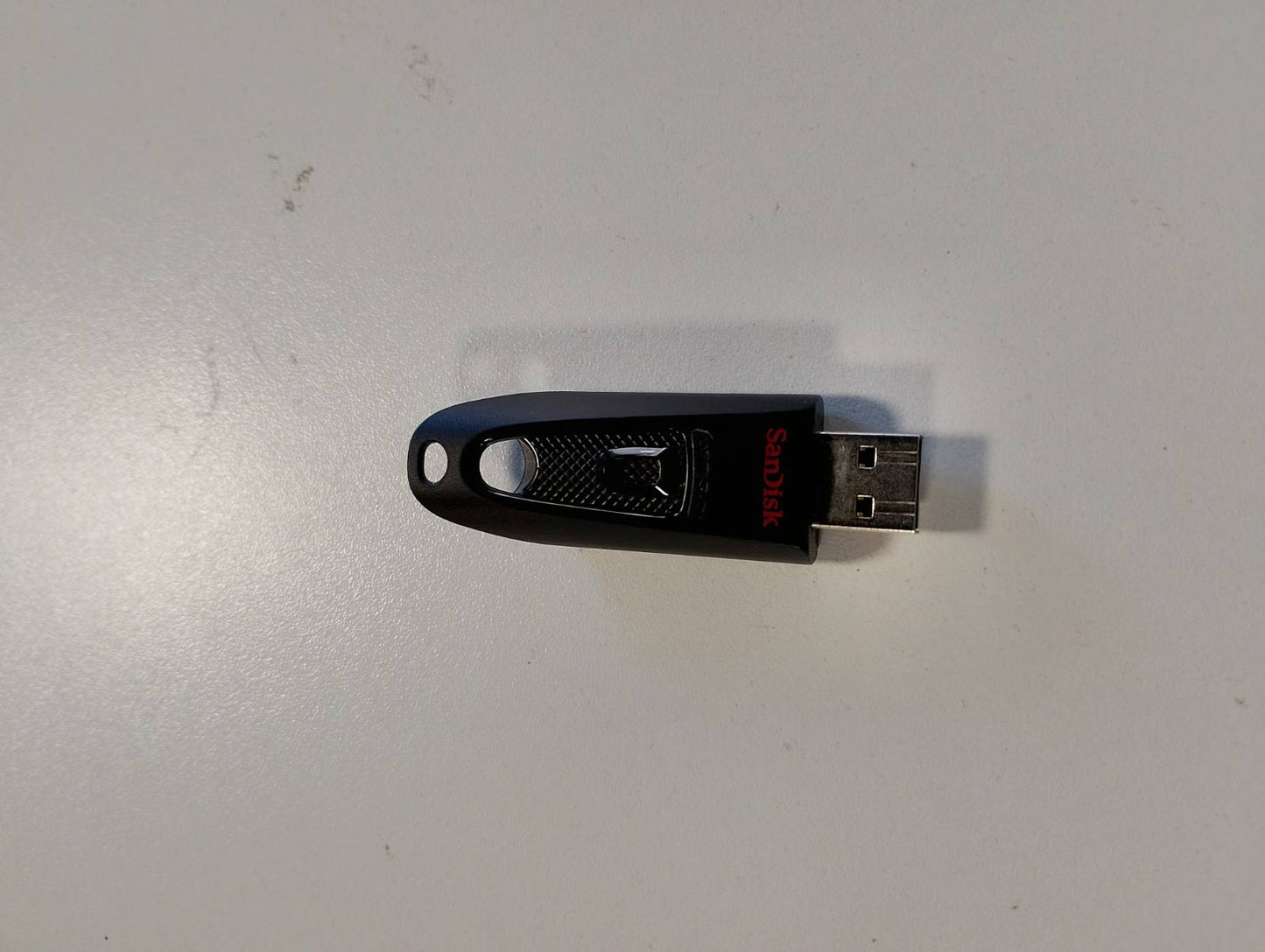 266213 - SAN DISK ULTRA USB 3.0 512 GB, softuer SecureAccess, mbrojtje me fjalëkalim, shpejtësi transferimi deri në 130 MB/s, e zezë