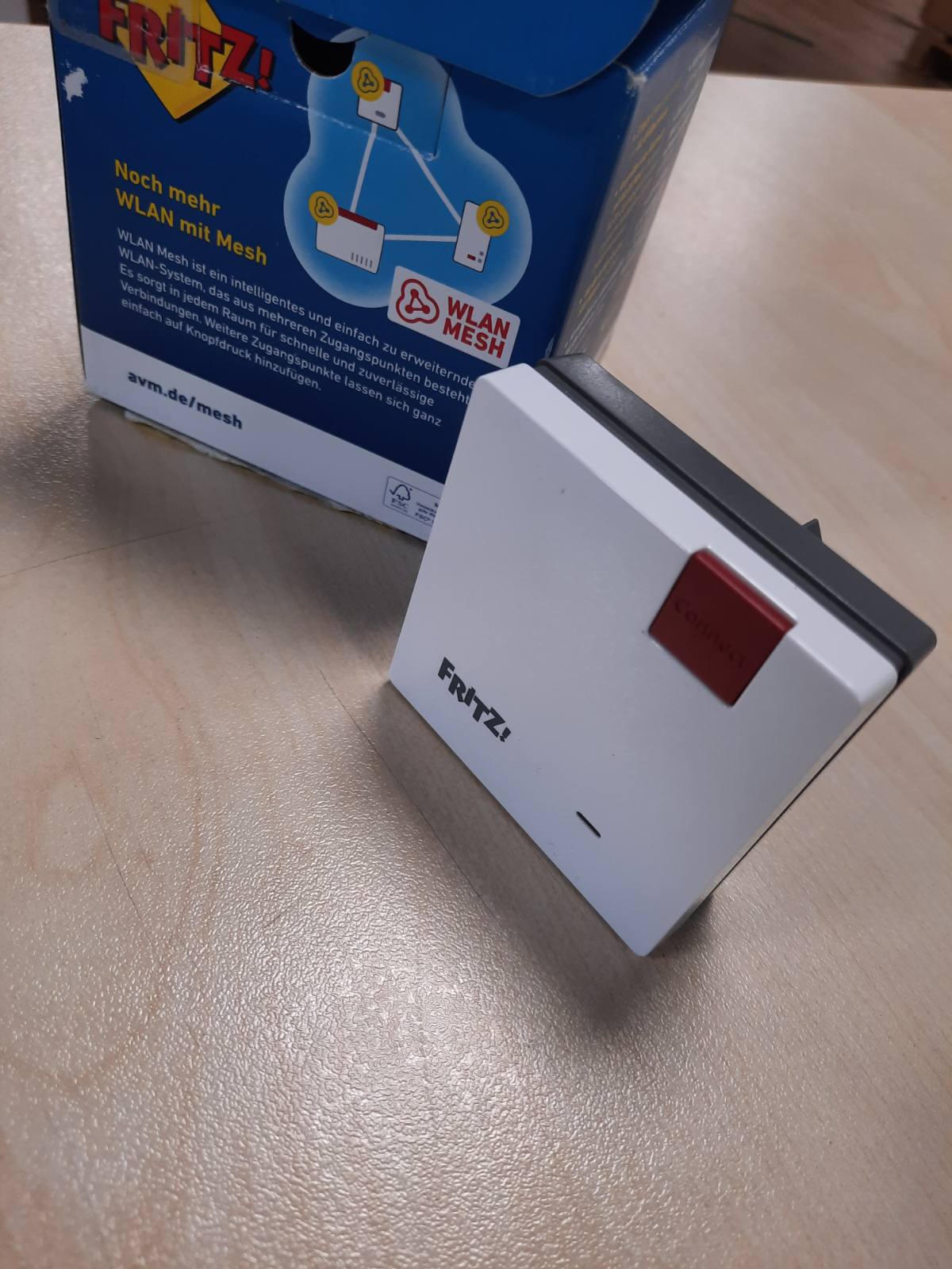 266451 - FRITZ! WLAN Mesh Repeater 600, WLAN N deri në 600 Mbps (2.4 GHz), WPS, dizajn kompakt, version gjerman