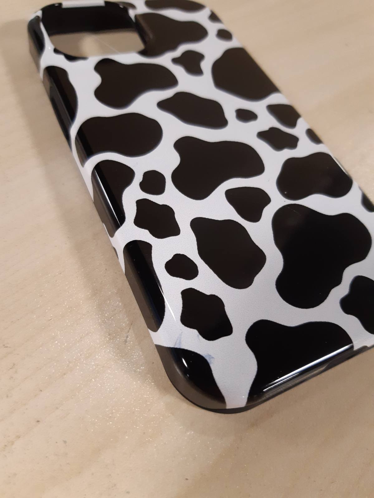 266777 - Mbrojtëse telefoni bardh e zi me lopë, qesharake – për iPhone 15