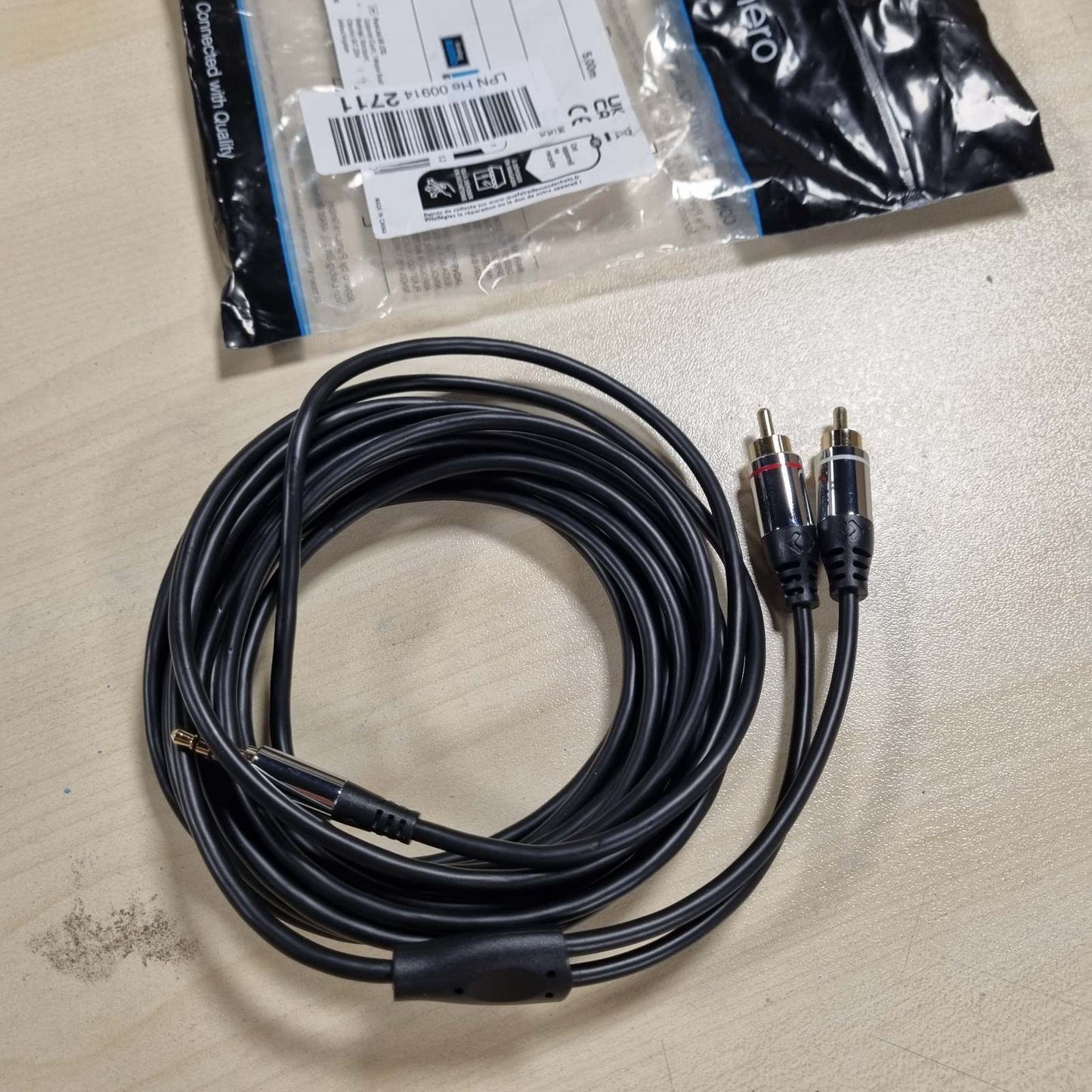 267015 - SONERO Kabllo Përshtatëse Audio Premium, 5.00 m, Jack 3.5 mm në 2 spina RCA, Kontakte të veshura me ar, e zezë, S-AC600-050