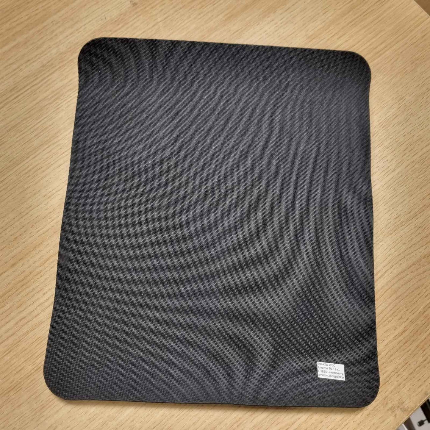 267325 - Amazon Basics Mausi drejtkëndor për lojëra, standard, i zi