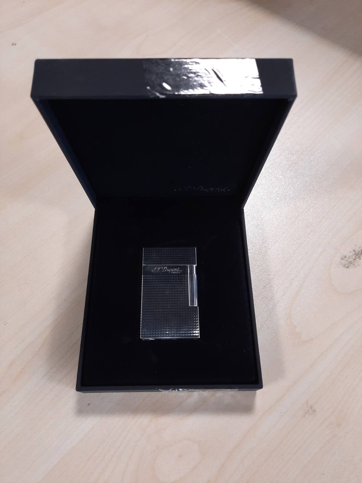 267515 - Çakmak ST Dupont D-016184 Ligne 2 - Kokë Diamond Argjendi