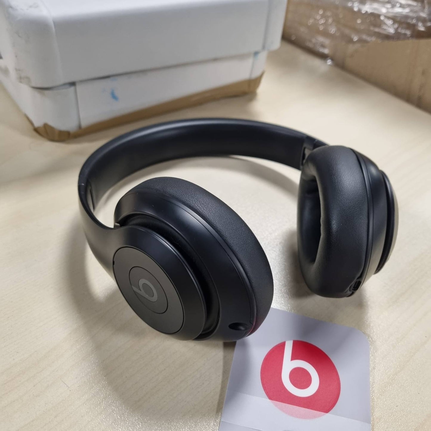 267568 - BEATS Studio Pro – Kufje Bluetooth plotësisht pa tel me anulim zhurmash, Audio 3D e personalizuar, Audio pa humbje USB-C, Pajtueshmëri me Apple dhe Android - E zezë