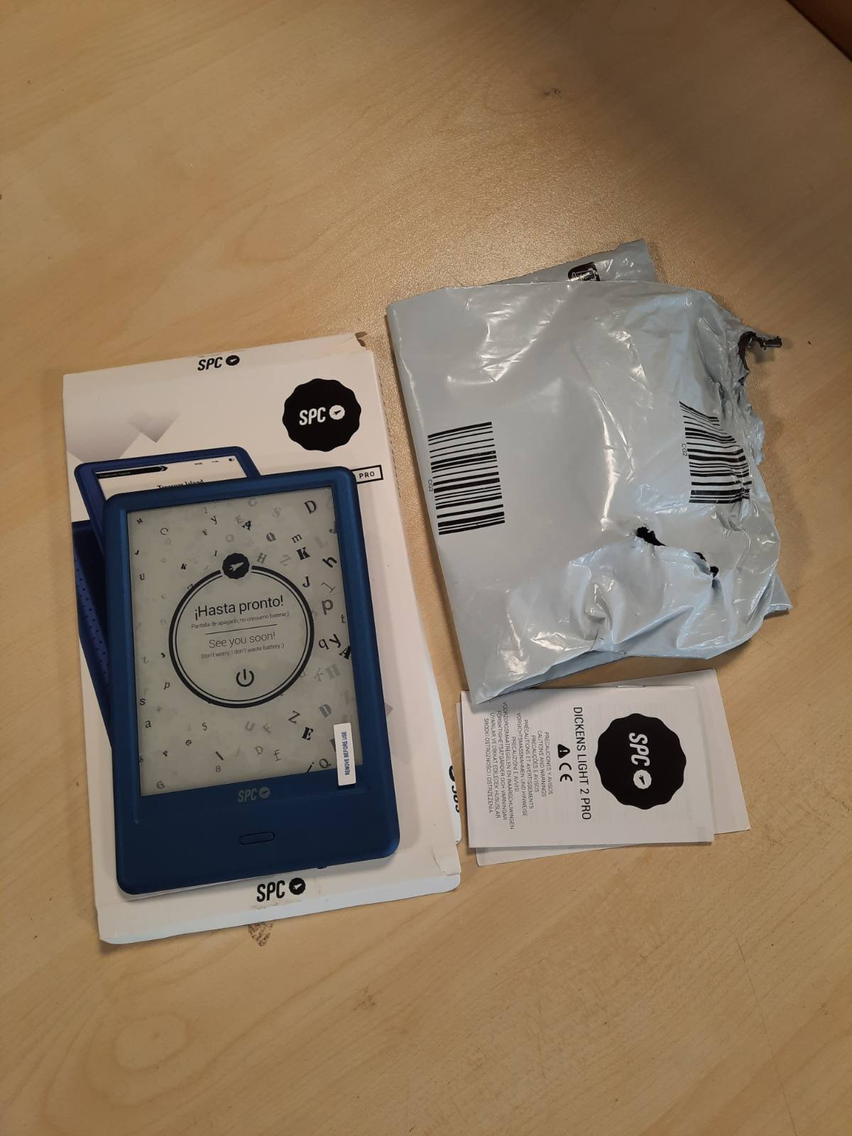 267669 - SPC Dickens Light 2 Pro, lexues elektronik me ekran prekës 6 inç, shkëlqim dhe temperaturë ngjyrash e rregullueshme, hapësirë ruajtjeje 8 GB, mbi 8,000 libra, jetëgjatësi baterie 1 muaj, USB-C, i lehtë dhe i hollë, blu