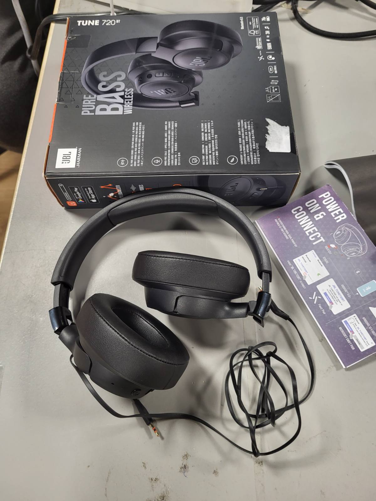 267787 - JBL TUNE 720BT, kufje pa tel në vesh, ngjyrë e zezë, JBL Pure Bass, Bluetooth 5.3, thirrje pa duar, kabllo audio, 76 orë jetëgjatësi baterie
