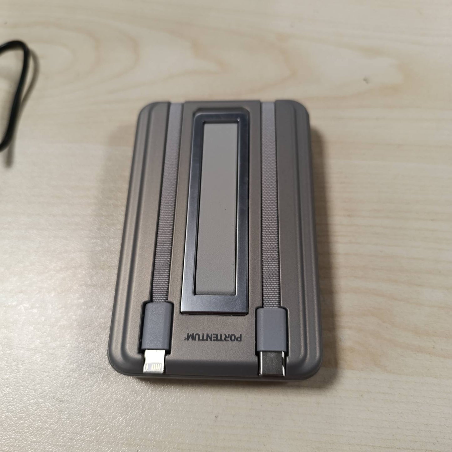 268350 - PORTENTUM 5-në-1 Bankë energjie MagSafe, 10000 mAh, Kabllo të integruara Lightning + USB-C, Karikim i shpejtë PD/QC 20W, Karikim pa tel Qi 15W