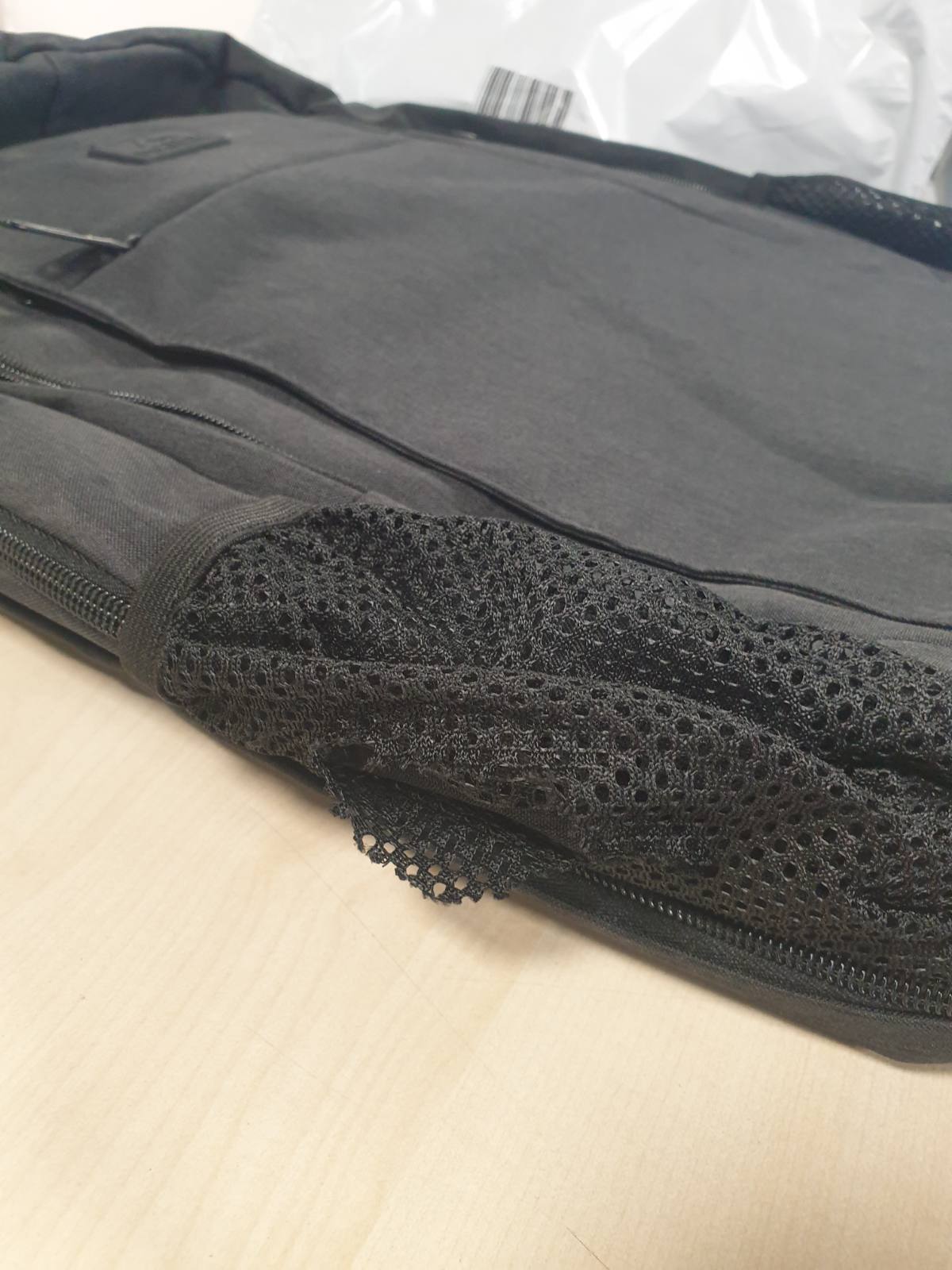 268408 - MATEIN ÇANTË SHPINE për laptop, 17.3 inç, mbrojtje kundër vjedhjes, për shkollë dhe udhëtim, e zezë