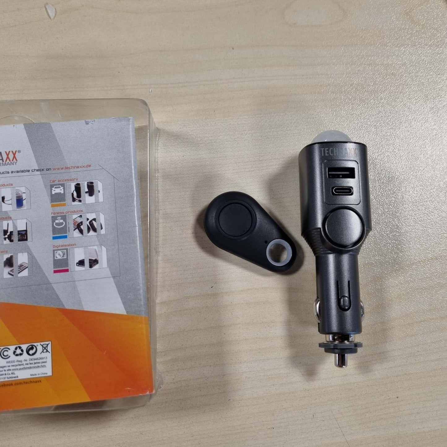 268511 - TECHNAXX Alarm AUTO me detektim lëvizjeje, telekomandë dhe karikues makine me 2 porta USB (TX-100)