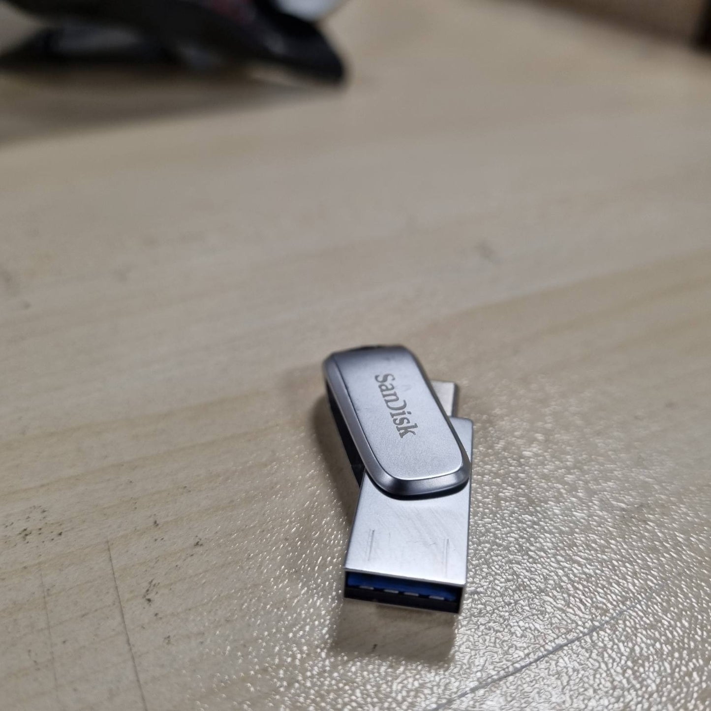 268755 - SANDISK Ultra Dual Drive Luxe USB Type-C & Type-A, 64 GB, USB 3.2 Gen 1, lexim 400 MB/s, dizajn i rrotullueshëm