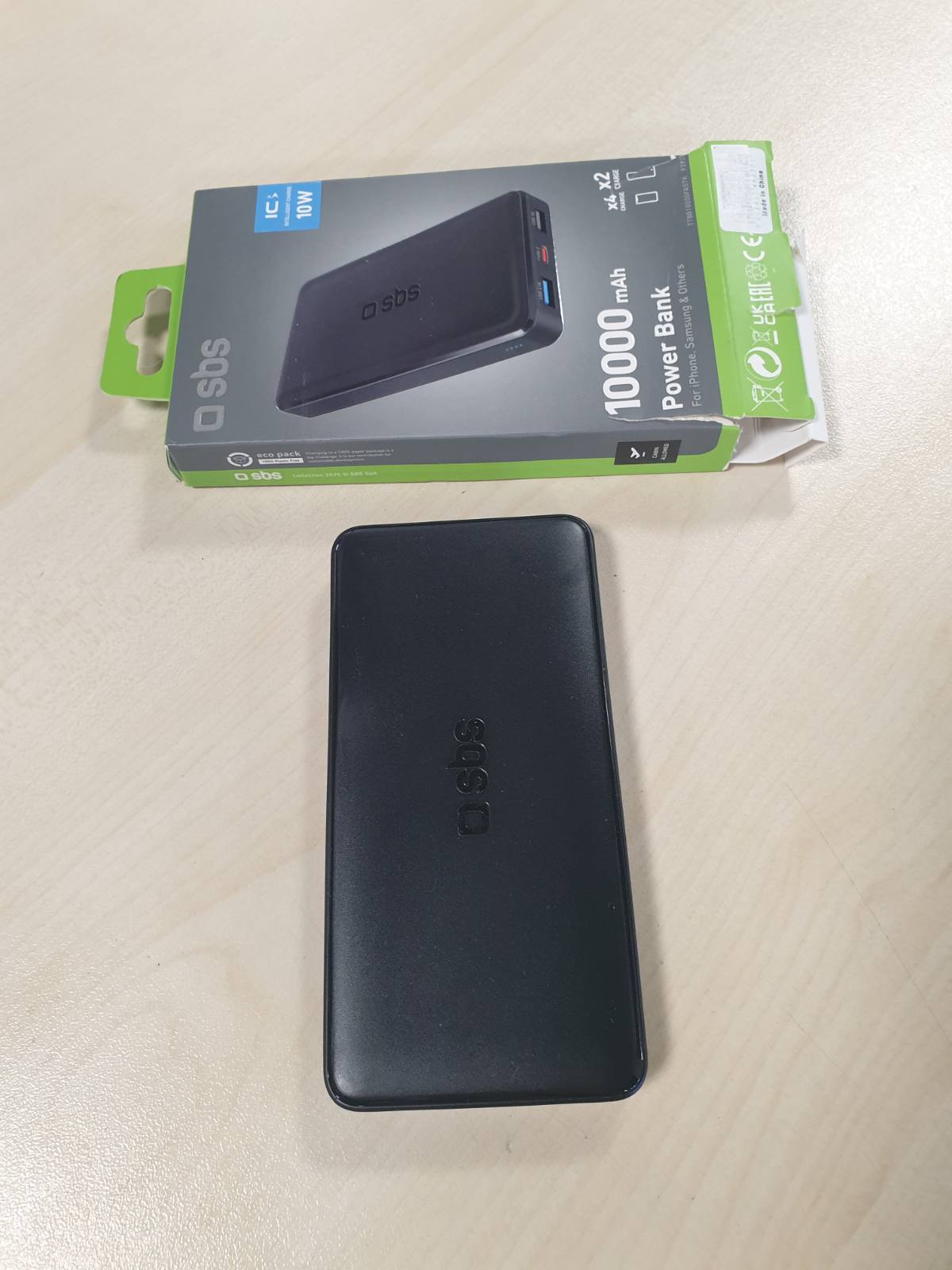 269154 - SBS PowerBank 10K SLIM 10000mAh, Power Bank me karikim të shpejtë, 1 USB-C, 2 USB-A, dizajn kompakt, i zi