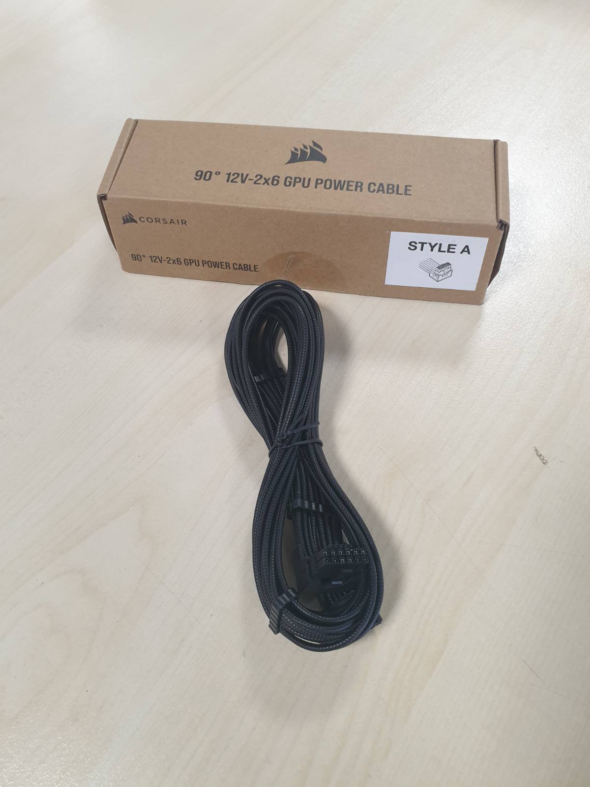 269167 - CORSAIR Kabllo Energjie për GPU 90° 12V-2x6, për Kartat Grafike NVIDIA GeForce RTX, Lidhje e Lehtë, Ultra Fleksibël, Mbrojtje Termike - Stili A