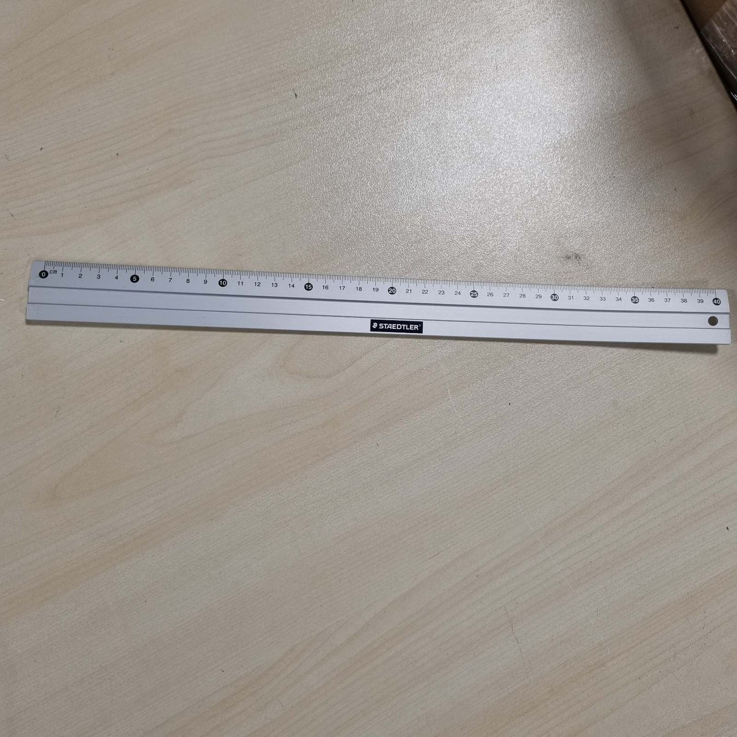 269511 - STAEDTLER Mars Vizore alumini, 40 cm e gjatë, rezistente ndaj thyerjes, jo-rrëshqitëse, 563 40
