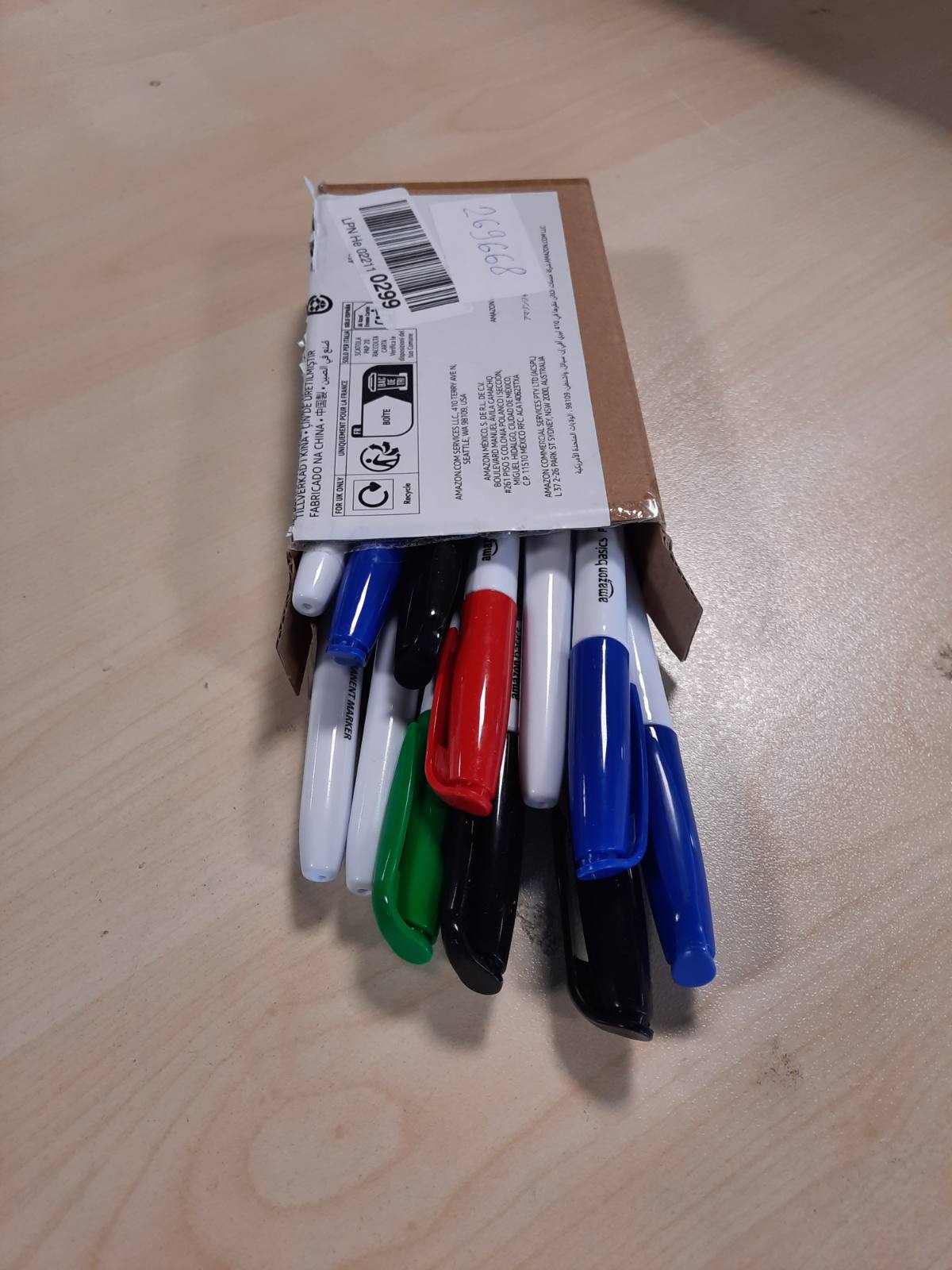 269668 - AMAZON BASICS Markera të përhershëm, ngjyra të ndryshme, pako me 12 copë