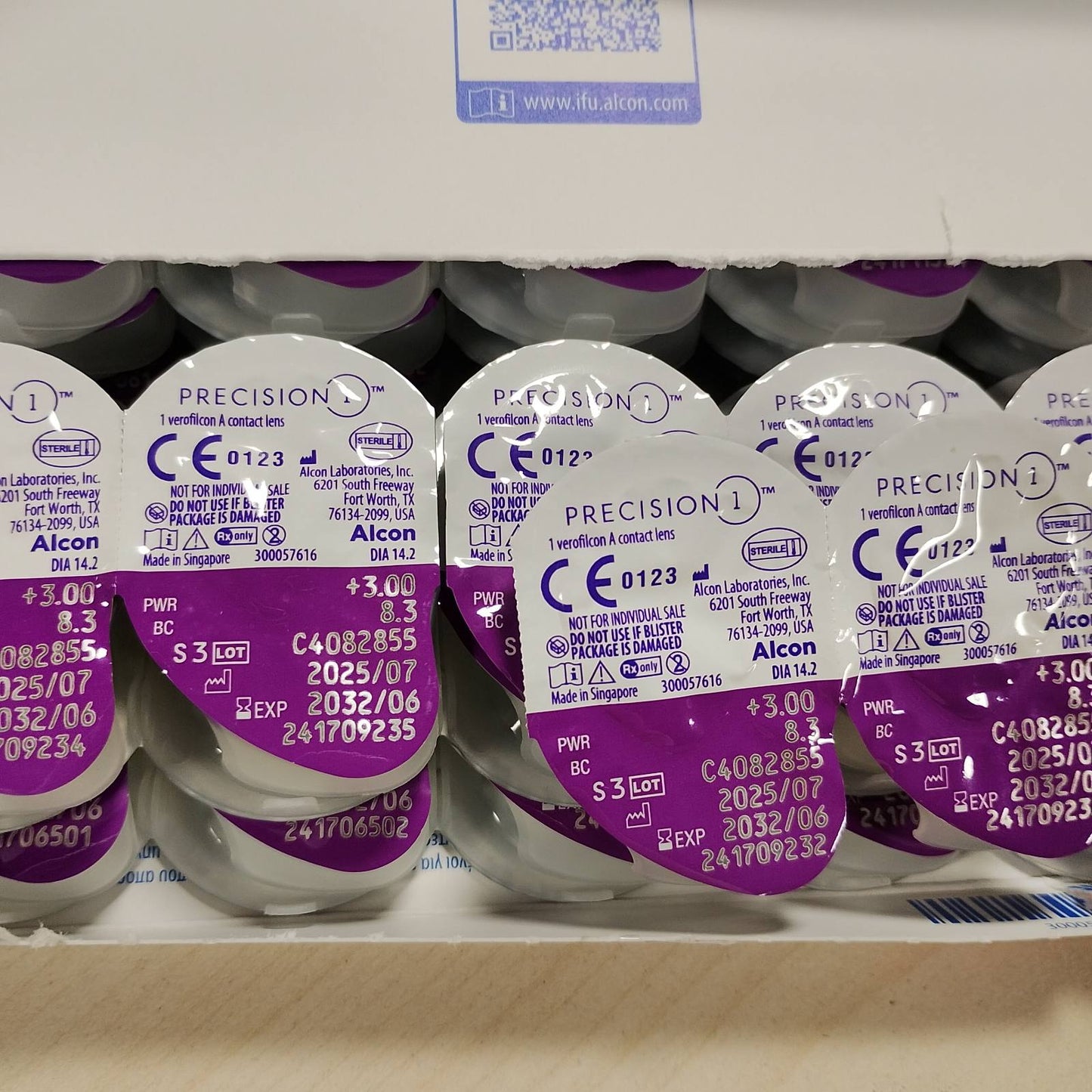 271172 - PRECISION 1 Lente kontakti ditore, 90 lente, BC 8.3 mm, DIA 14.2 mm, +3.00 dioptri