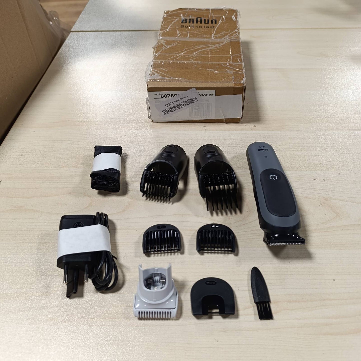 271179 - BRAUN Multigroom All-in-One Series 5, Set 5 prerësish 9-në-1, AIO5545, Gri, 14 gjatësi, bateri 120 minuta, rezistente ndaj ujit