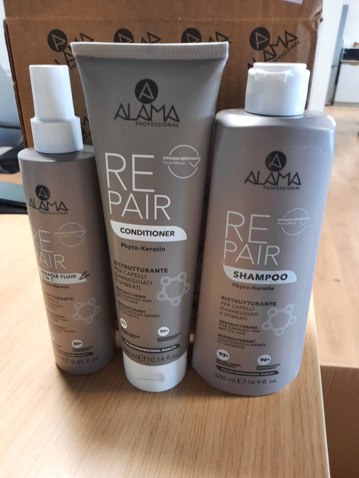 271758 - ALAMA Professional Kit Riparimi - Shampo 500ml, Balsamo 300ml, Mrekulli Lëng 5 në 1 250ml