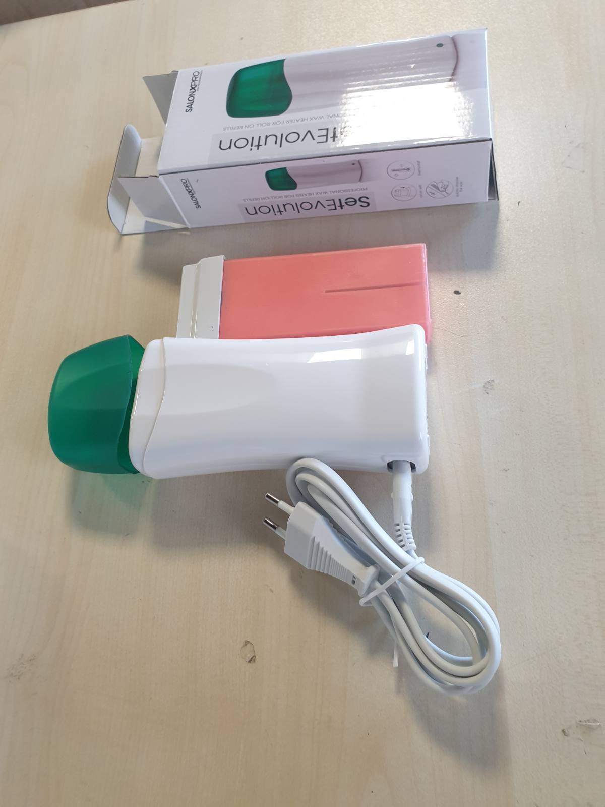 271893 - DERMAWAX Roll On Rosa TIO2, Set depilimi me ngrohës elektrik 25W + fishek dylli 100 ml, për këmbë, krahë, sqetulla, shpinë dhe gjoks