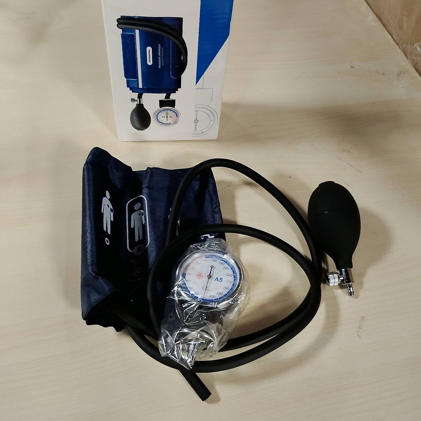 271996 - AIESI® Sfigmomanometër Profesional Aneroid Manual për të Rritur, pa Stetoskop, PRECISION A5