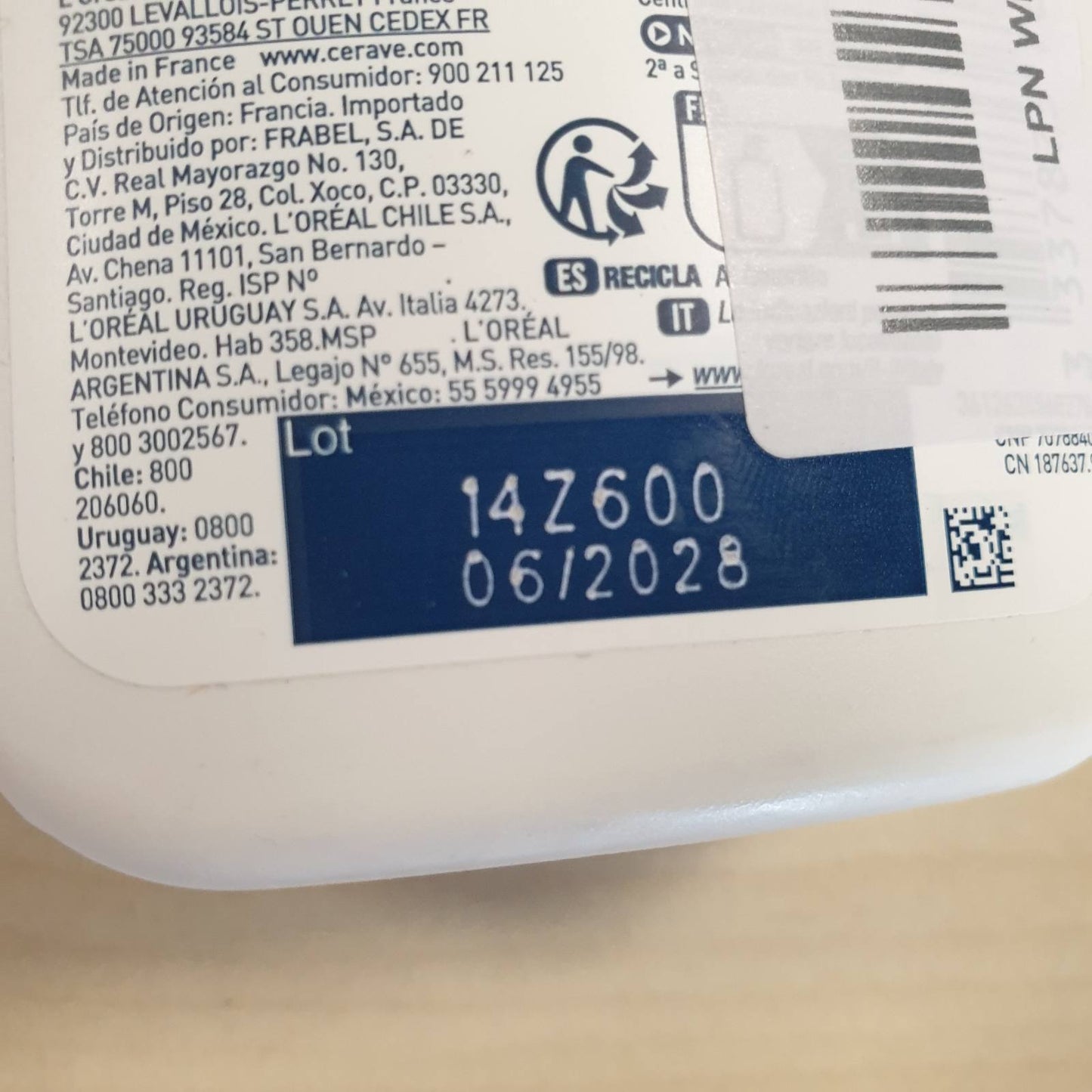 272249 - CERAVE Pastrues për Kontrollin e Njollave, 236 ml