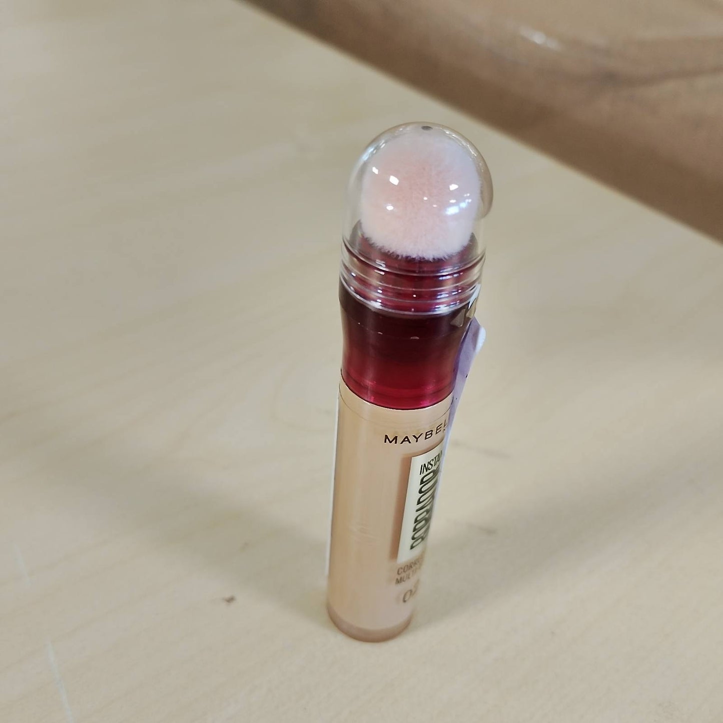 272360 - MAYBELLINE NEW YORK Korrektor për Rrathë të Errët, Qese dhe Imperfeksione, Gomë Syri, 02 Nude, 6.8 ml