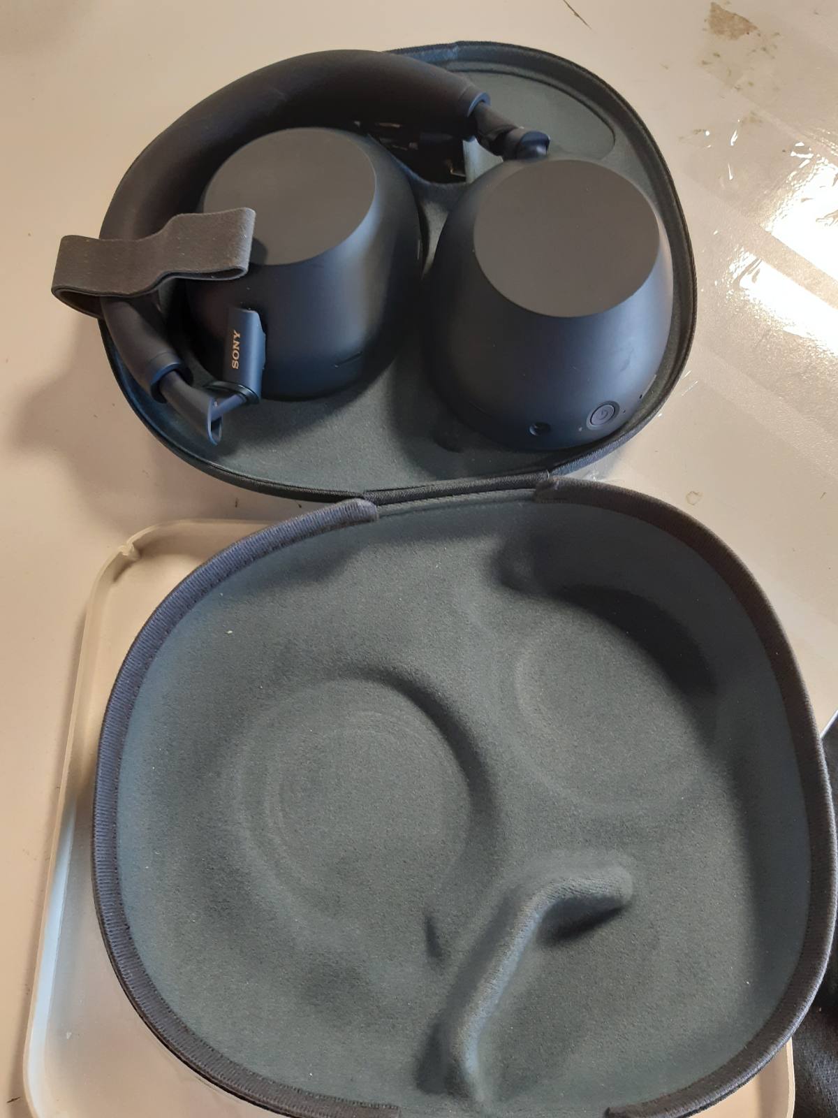 272578 - SONY Kufje pa tel WH-1000XM6, anulim zhurme, tingull me rezolucion të lartë, Bluetooth, të rehatshme, dizajn i palosshëm, çantë mbajtëse magnetike, bateri 30-orëshe, NC e ndezur, iOS dhe Android - blu mesnate