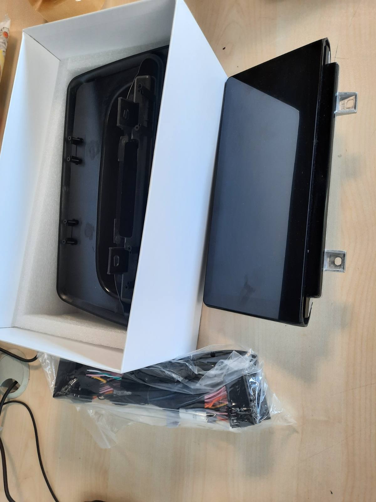 272604 - Road Top Radio makine 10.25 inç me ekran me prekje Carplay për BMW Seria 1 E81/E82/E87/E88 2008-2012 me sistem CIC, për Apple Carplay/Android Auto/Mirrorlink/Navigim pa tel