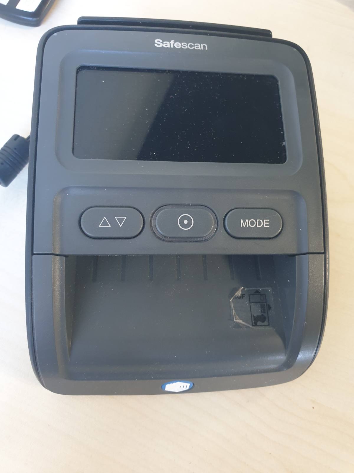 272759 - SAFEASCAN Detektor automatik i falsifikimit 155-S për verifikim të shpejtë të kartëmonedhave - 7 pika zbulimi, 100% e saktë